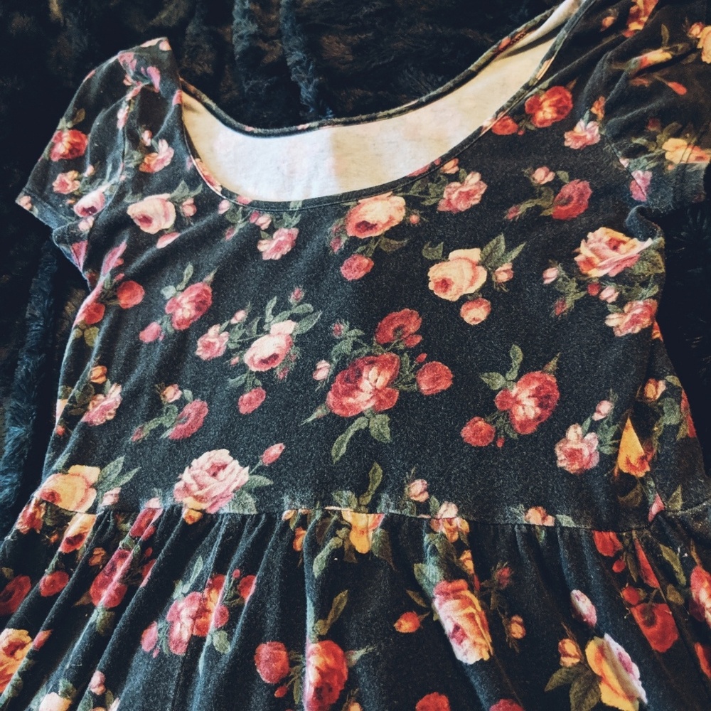 Casual Dress with a 90s vintage vibe